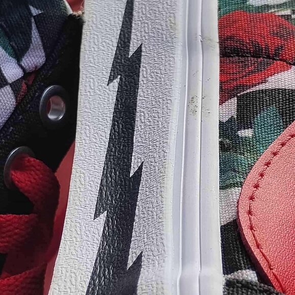 Vans Customs: 'Off the Wall', Roses - Picture 6 of 14